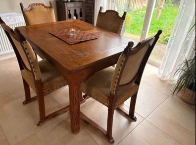 table and chairs