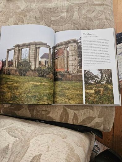 The Irish Aesthete Ruins Of Ireland. By Robert O' Byrne. First Edition Large Volume Hardback With Dustjacket In Good Condition.  See Photos For Same.