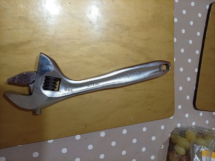Usag 250mm adjustable wrench