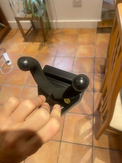Guitar mount rail