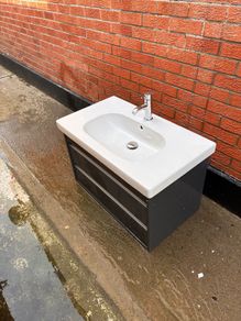 Bathroom vanity