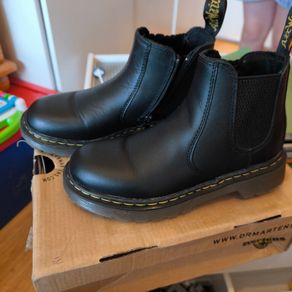 Kids Dr Martens UK12