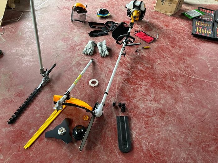 Jobsite 4 In 1 Petrol Strimmer Set...