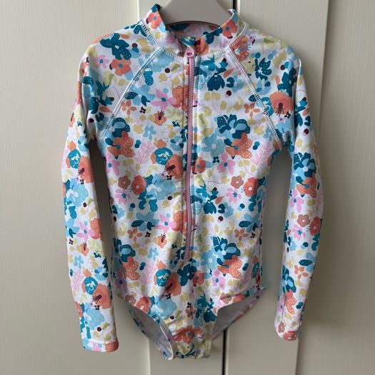 Long sleeved girls swimsuit