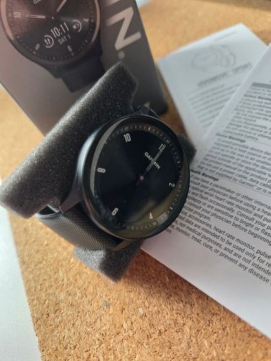 Garmin Vivomove Sport Hybrid Smartwatch (Black) + Original Box