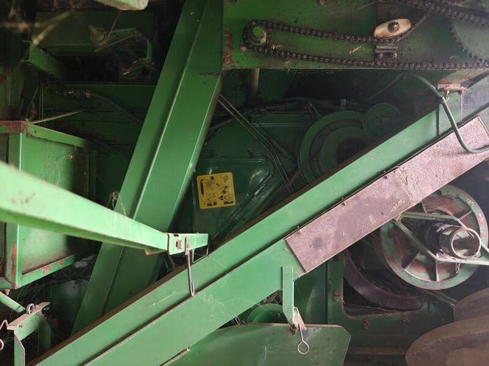 Combine harvester  1065
