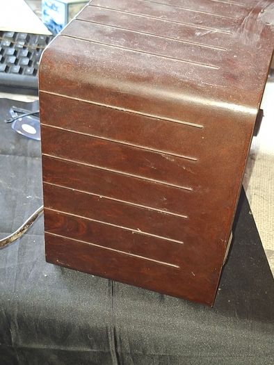 1940s Bakelite Pye Radio from Cambridge, England, Powered on no sound just static, maybe need aerial, Postage Available or collection,