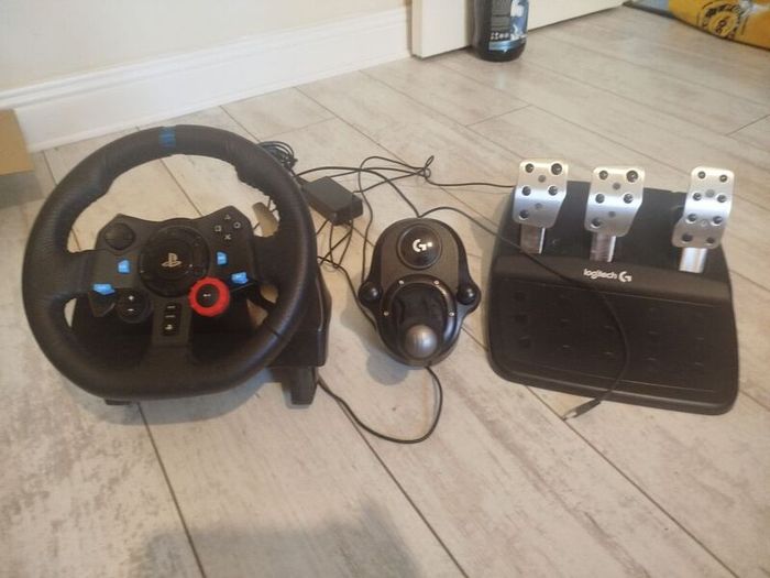 Logitech G29 Racing Wheel + Shifter Set