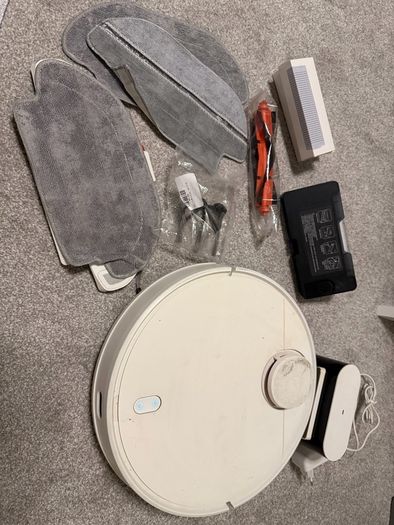 XiaoMi Robot Vacuum and Mop