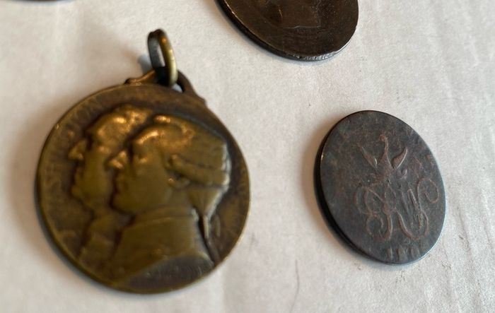 Collection of 5 antique coins / medals -  1800-1907