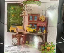 Teenage Mutant Ninja Turtles Lair - New and Sealed