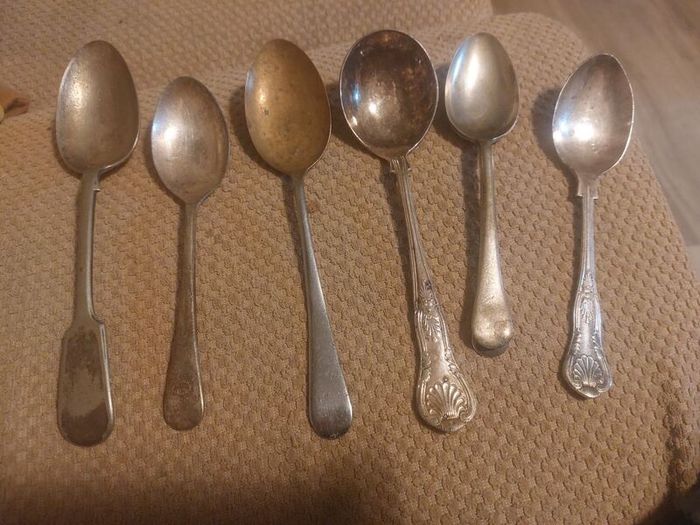 Tin of old Cutlery