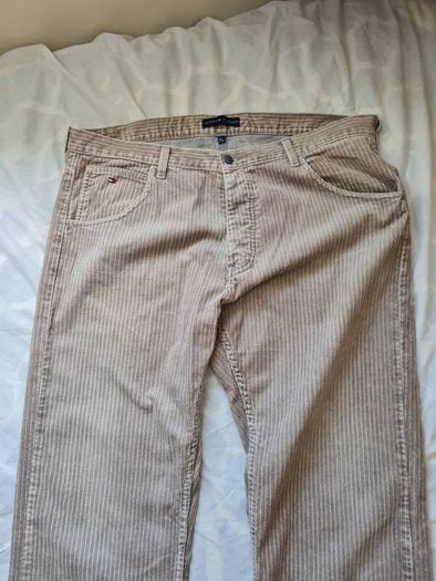 Tommy hilfiger comfo town cords Size 38/32 zip fly beige in excellent condition