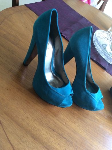Rojana high heals