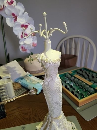 Jewellery stands 10e each