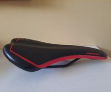 Merida Road or MTB Black & Red Saddle