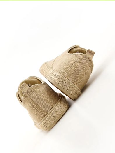Barely worn linen look trainers size EU 35 boy girl