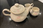 Reduced Sadler Vintage English three piece set matching teapot sugar bowl and jug