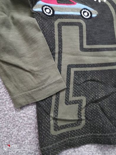 2x boy's long sleeve top. Age 5/6