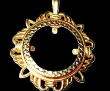 Pristine Vintage 9ct Gold Half-Sovereign Mount