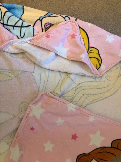 Disney Princess girl bath or pool towel