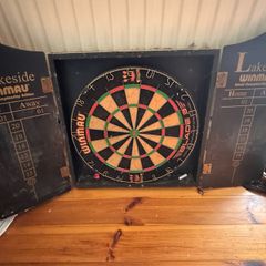 winmau blade 3 dart board with case