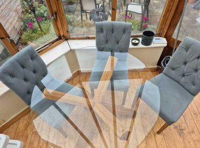Dining Table & 6 Chairs
