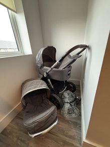 Mamas & Papas Pram