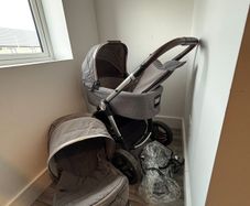Mamas & Papas Pram