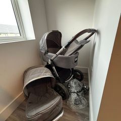 Mamas & Papas Pram