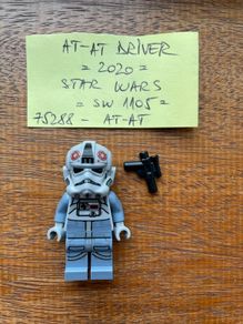 Lego minifigure AT-AT Driver sw1105 - 2020