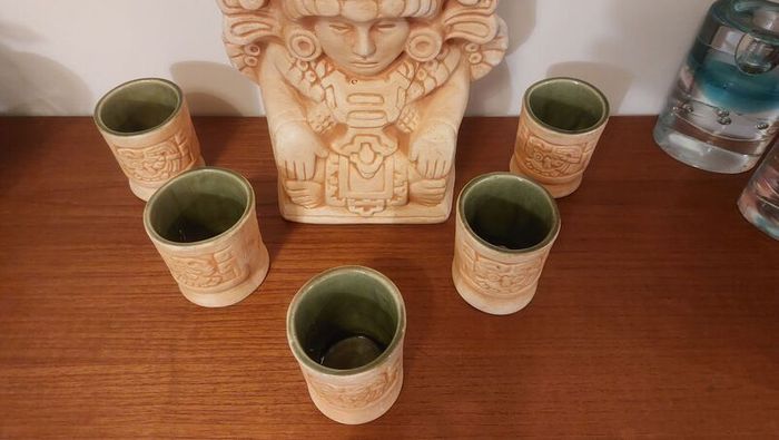 Fabulous Rare Collectable Vintage Aztec/Mayan/Mexican Ceramic Decanter and Five Matching Ceramic Shot Glasses in Excellent Condition - Perfect for a Home Bar or Man Cave, Bring on the Tequila!!!
