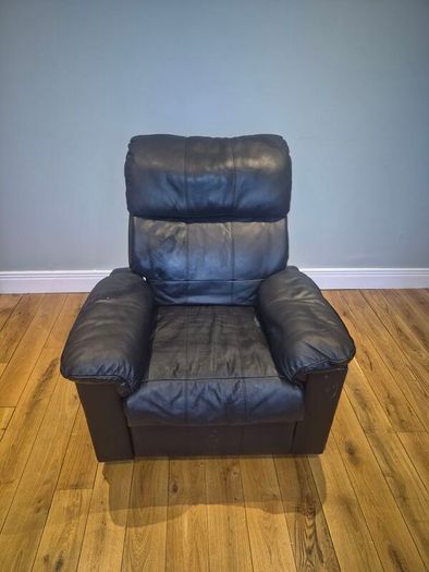 2 Leather Recliners (FREE)