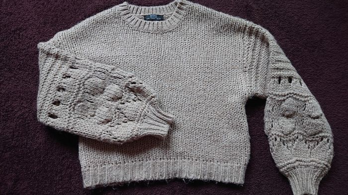 Bershka Jumper   Size 8-12