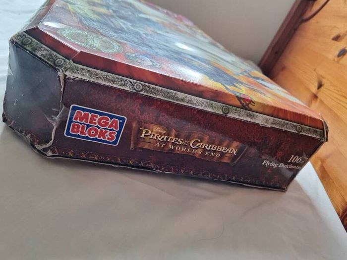 Vintage 2006 mega blocks pirates of the Caribbean At world end 1067 Flying Dutchman Brand new sealed