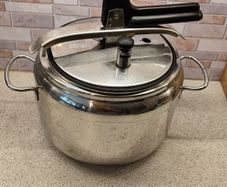 Aeternum 5L Stainless Steel Pressure Cooker - Made in Italy (Induction Ready)
