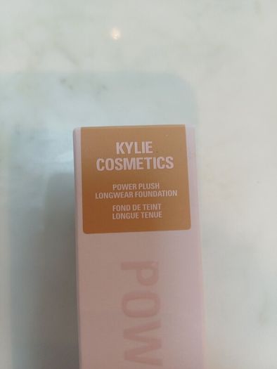 Kylie foundation 6W