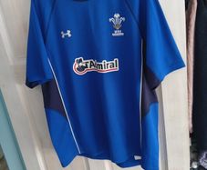Wales under armour jersey XL