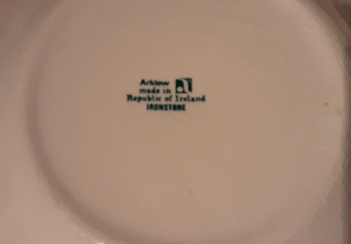 nice arklow Pottery cup's and saucers xy