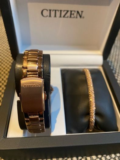 Citizen Eco drive solar powered Watch women's brand new