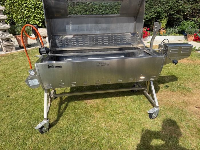 Rotisserie pig Spit