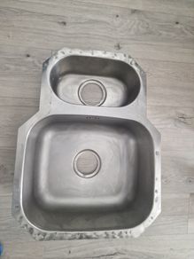 Under worktop Two bowl kitchen sink in great condition