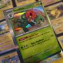 Scovillain ! Miscut Error ! Off Centre ! from Obsidian Flames Set ! 2023 ! Error Pokemon Card ! Image 4