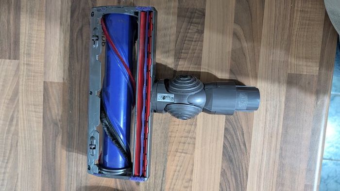 Dyson V10 charger and accessories