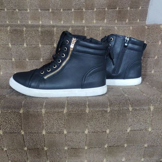 Black High trainers, size 40