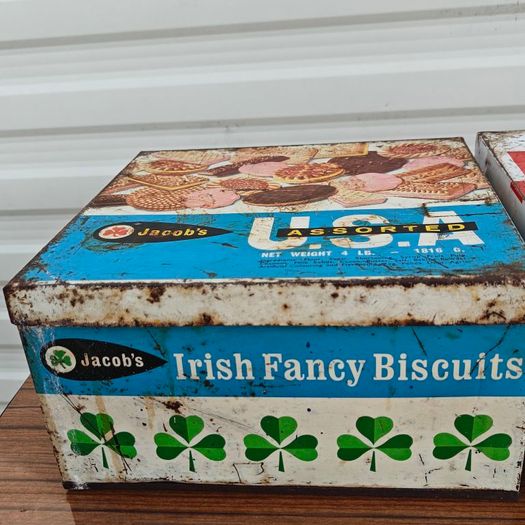 Vintage pair Jacobs Afternoon Tea and USA and biscuit tins