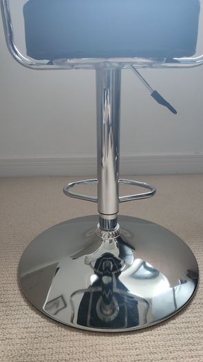 Bar stool
