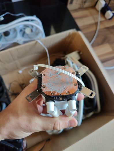 240mm / 360mm Aio Liquid Coolers > Incomplete / Minor Rgb Issues