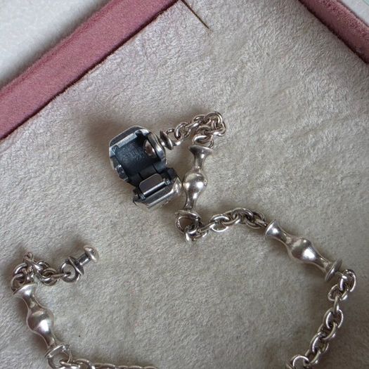 Pandora sterling silver station chain clasp bracelet size 19cm for the right size please check all the photos