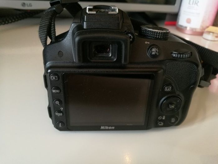 Nikon D3300 + 4 lens + light and flash+ tripods+backpac+ remuter